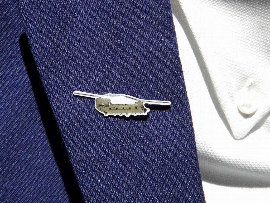【Boeing Illustrated CH-47 Lapel Pin】 ボーイング ピン