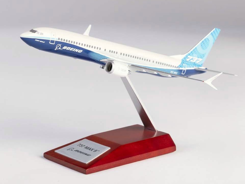 【BOEING】 ボーイング 737 MAX 9 プラスチック モデル (1/200)