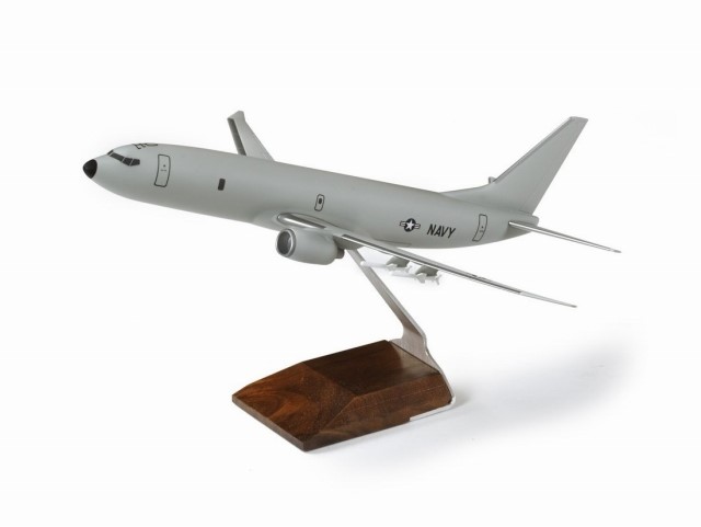 【BOEING】　ボーイング P-8A ダイキャスト モデル 1/100