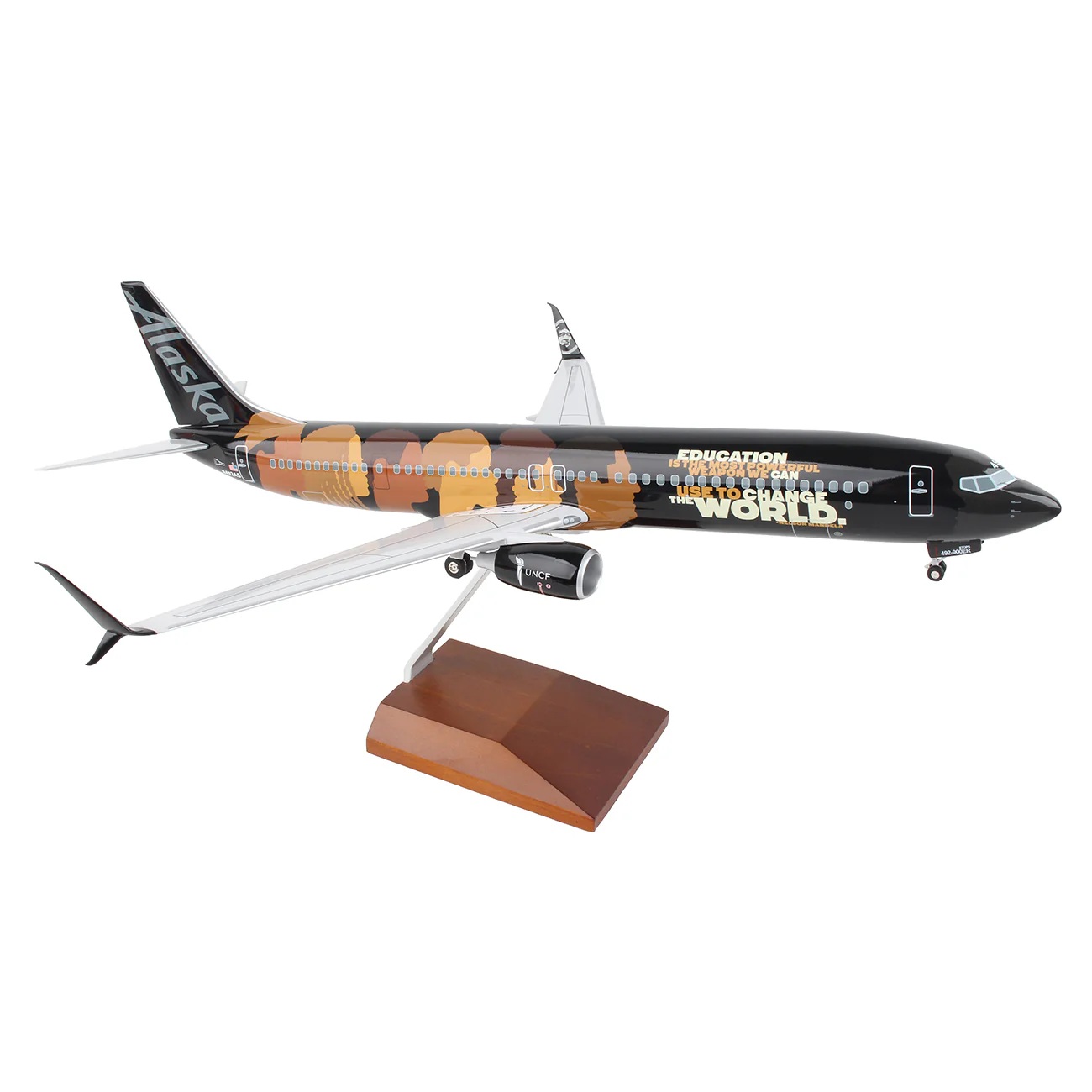 【BOEING】Alaska Airlines Boeing 737-900 プラスチックモデル（1/100）