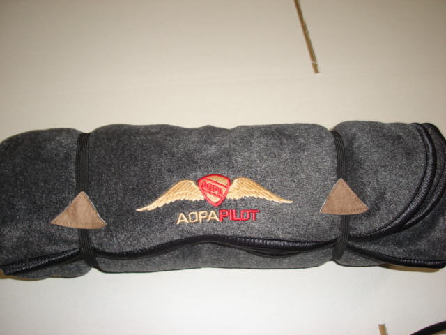 ＡＯＰＡ刺繍入り　フリースブラケット