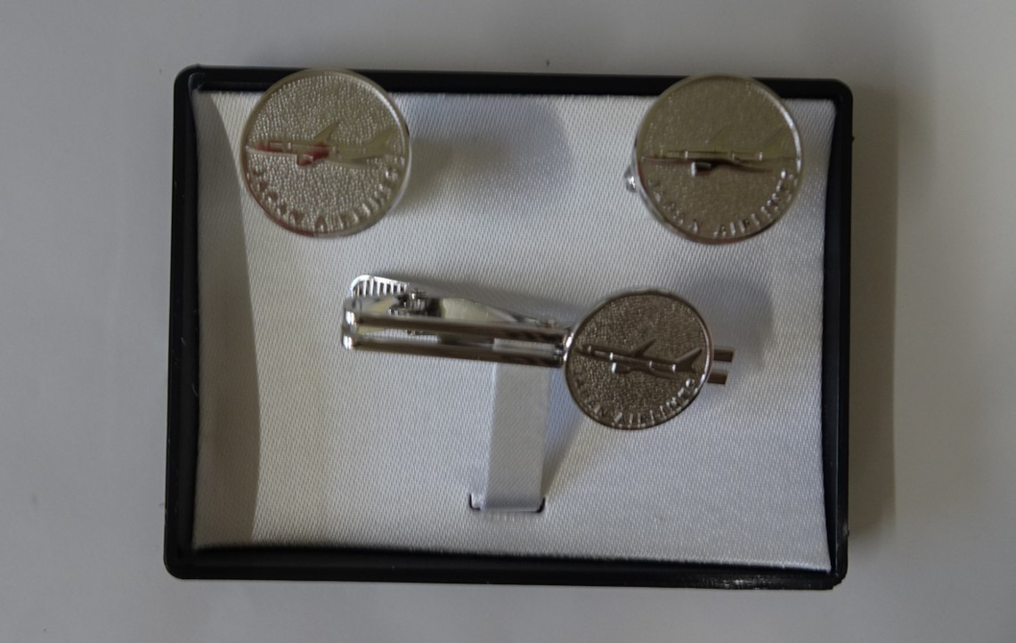 ※ジャンク品　JAL　カフス＆タイバー